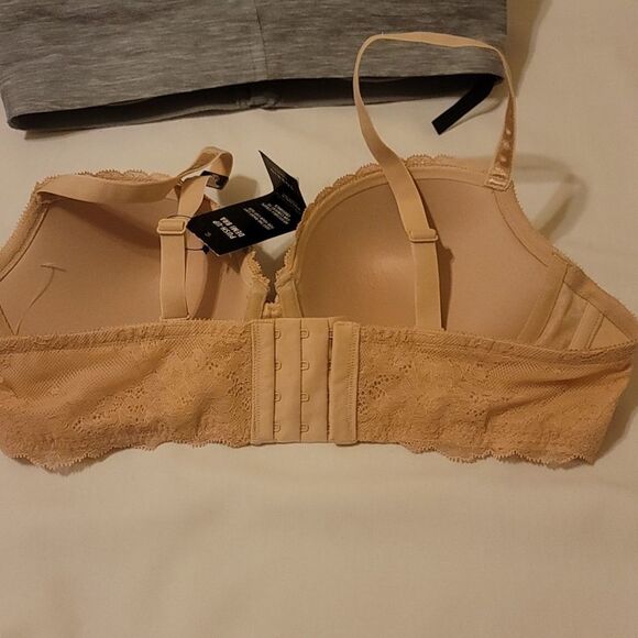 - Torrid and Victoria secret bras bundle size 36C/36D - Picture 5 of 12